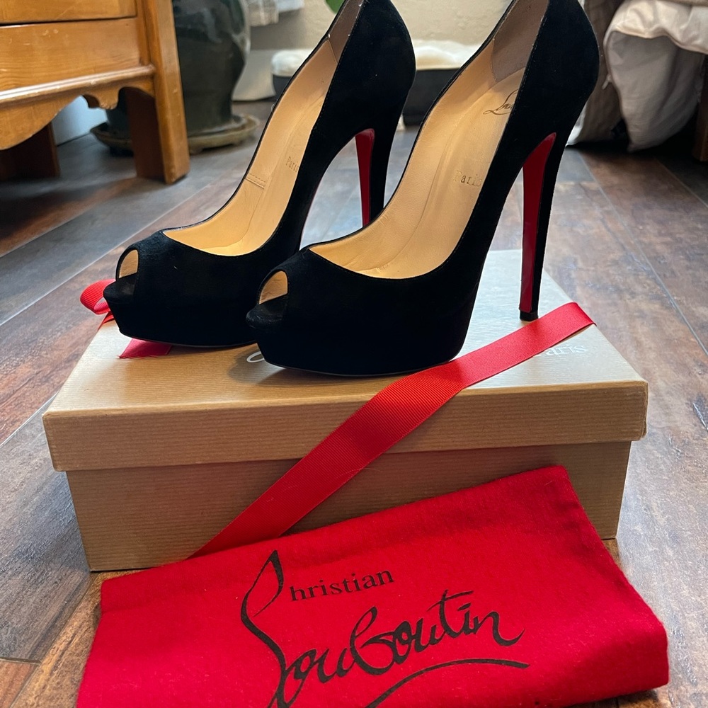 Christian Louboutin size 37 Banane 140  Veau Velours Shoe.
